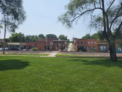 Clarksville - Photo 3
