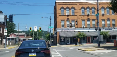 Beaver Falls - Photo 2
