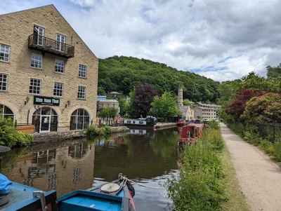 Calderdale - Photo 3