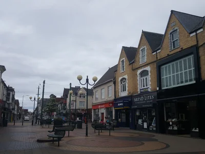 Scunthorpe - Photo 4