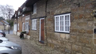 Long Crendon - Photo 2