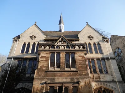 Stroud - Photo 4