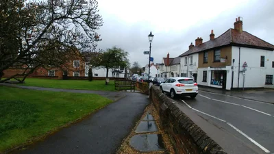 Surrey Heath - Photo 4