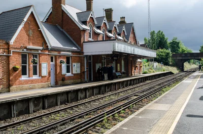 Tonbridge and Malling - Photo 4