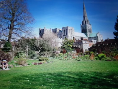 Chichester - Photo 2