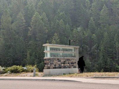 Radium Hot Springs - Photo 4