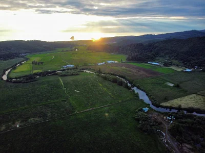 Cloverdale - Photo 4
