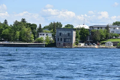 Town of Alexandria - Photo 4