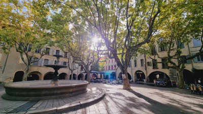 Uzès - Photo 2