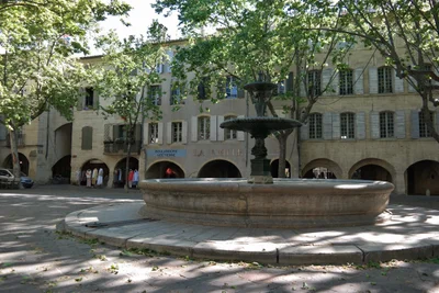 Uzès - Photo 3