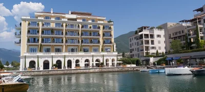 Tivat - Photo 4