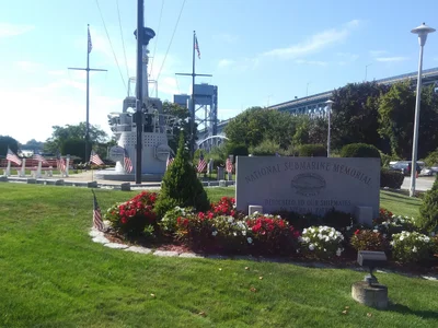 Groton - Photo 3
