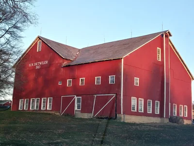 Columbiana - Photo 2