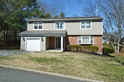 Dix Hills - Photo 5