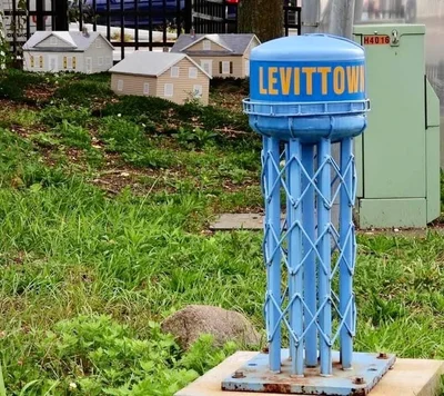 Levittown - Photo 3