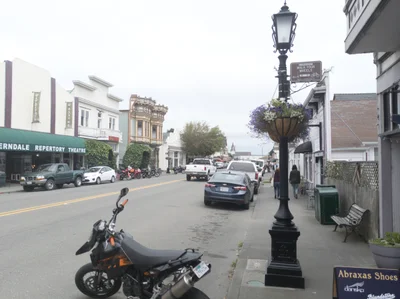 Ferndale - Photo 2