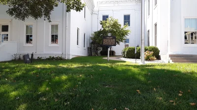 Lexington - Photo 3