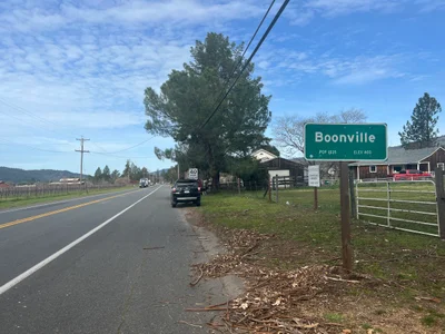 Boonville - Photo 2