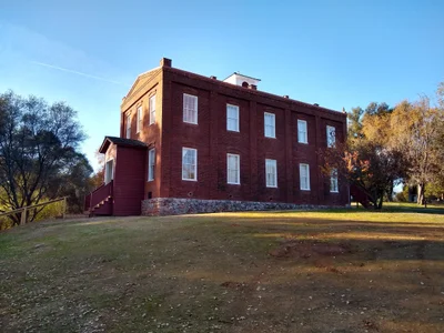 Columbia - Photo 2