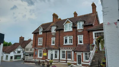 West Sussex - Photo 2