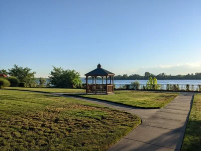 Tri-Cities - Photo 3