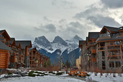 Canadian Rockies - Photo 2