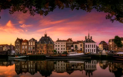 The Hague - Photo 2